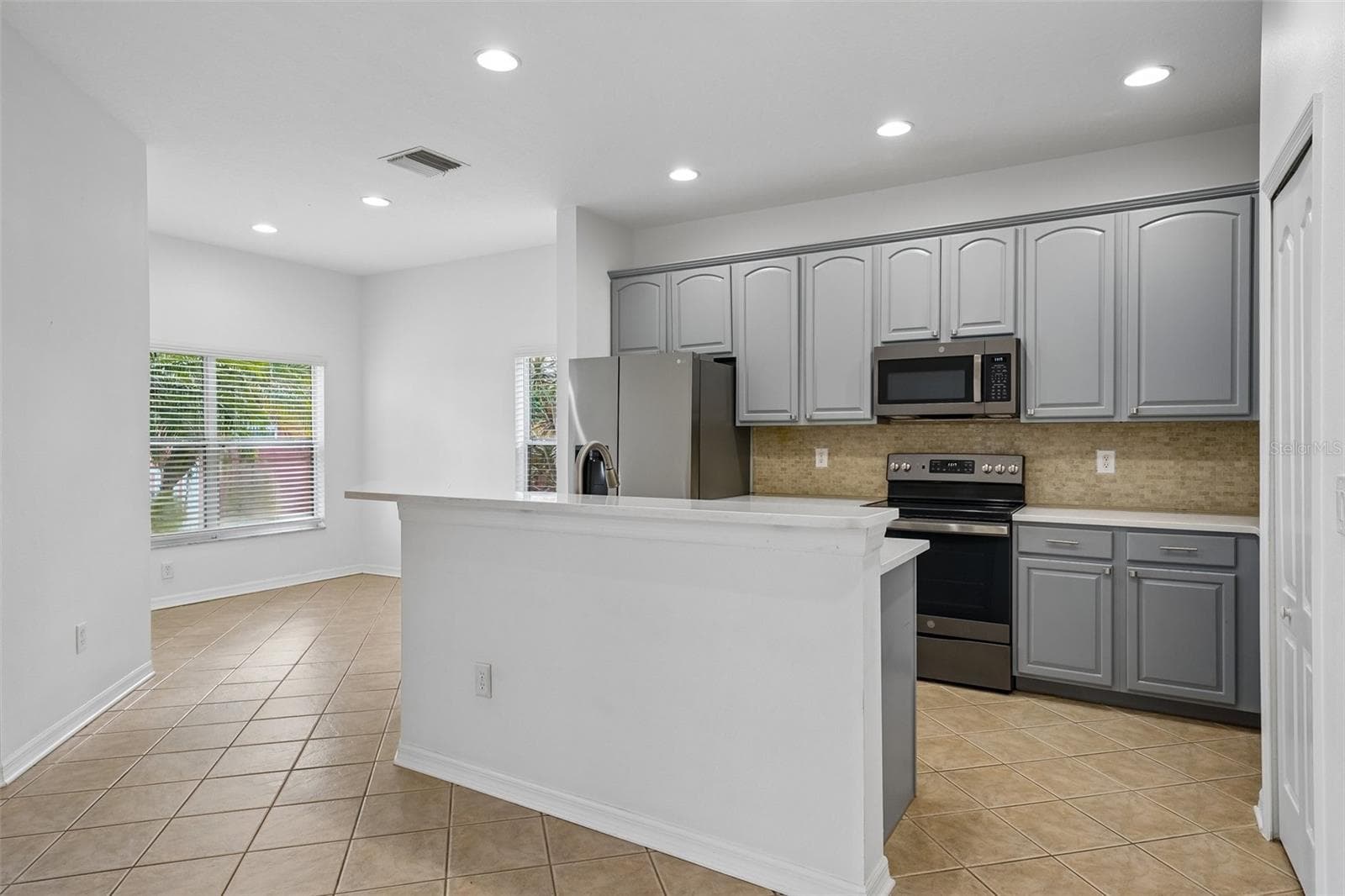 Single Family Residence at 1810 MIRA LAGO CIR, RUSKIN, photo 15 of 62