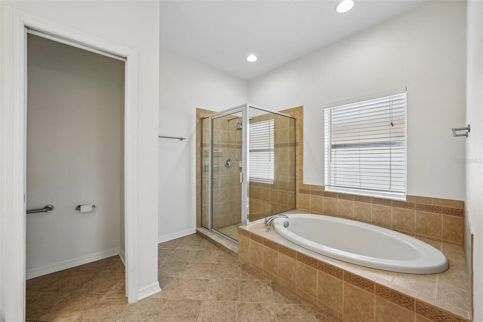 Single Family Residence at 1810 MIRA LAGO CIR, RUSKIN, photo 35 of 62