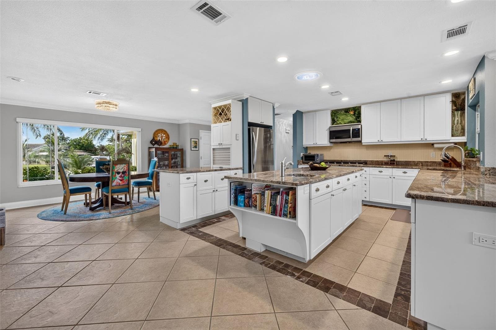 Spacious open floor plan - 1484 47TH AVE NE, ST PETERSBURG
