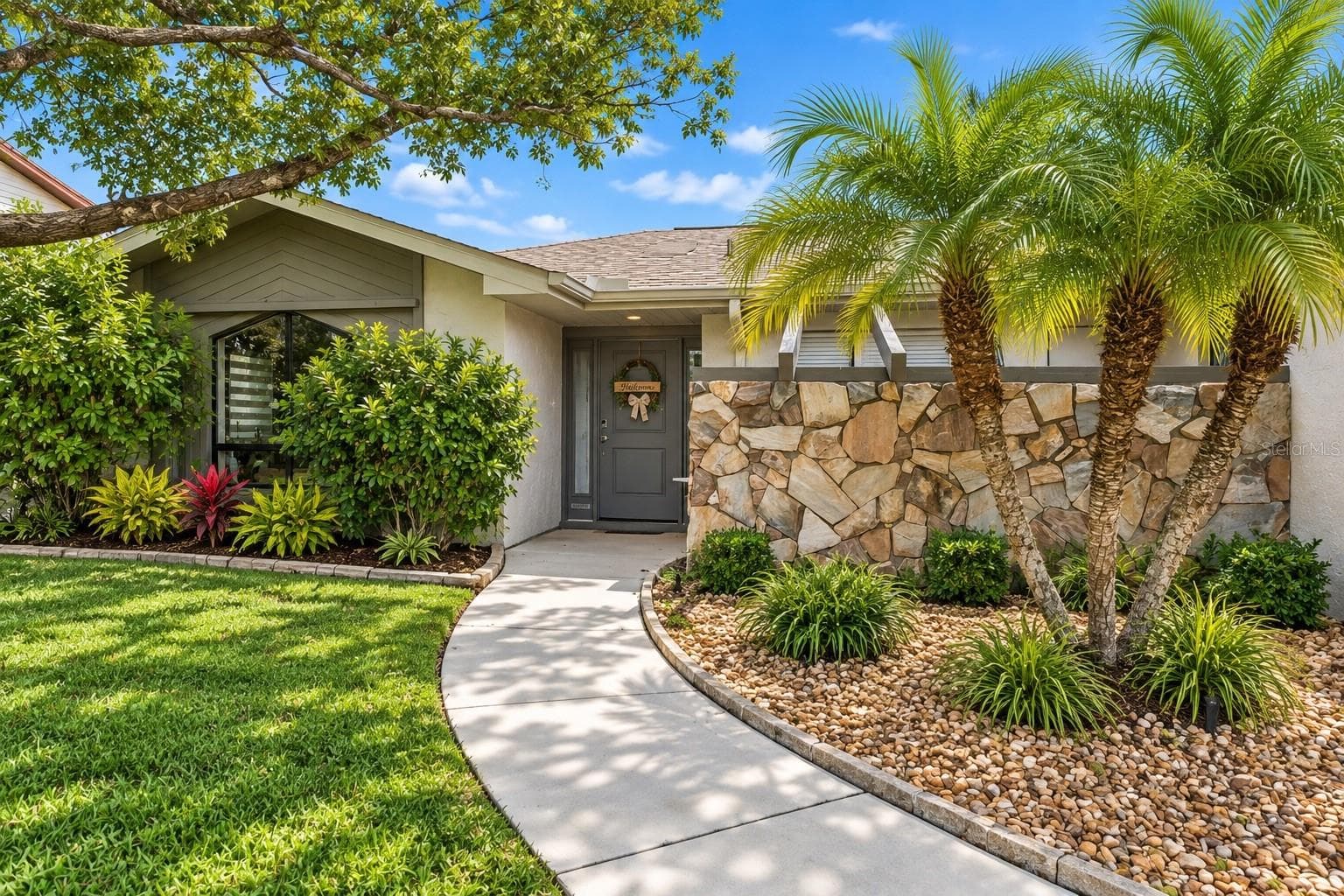 Front entrance - 4108 DAISY DR, HERNANDO BEACH