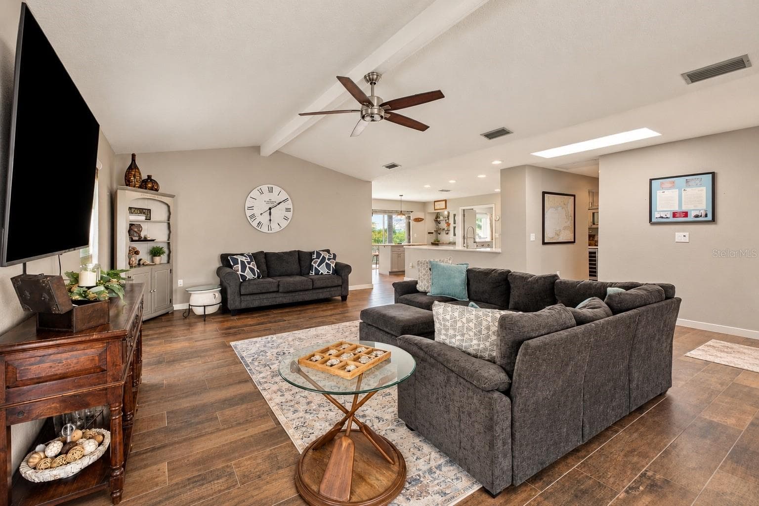 Living room - 4108 DAISY DR, HERNANDO BEACH