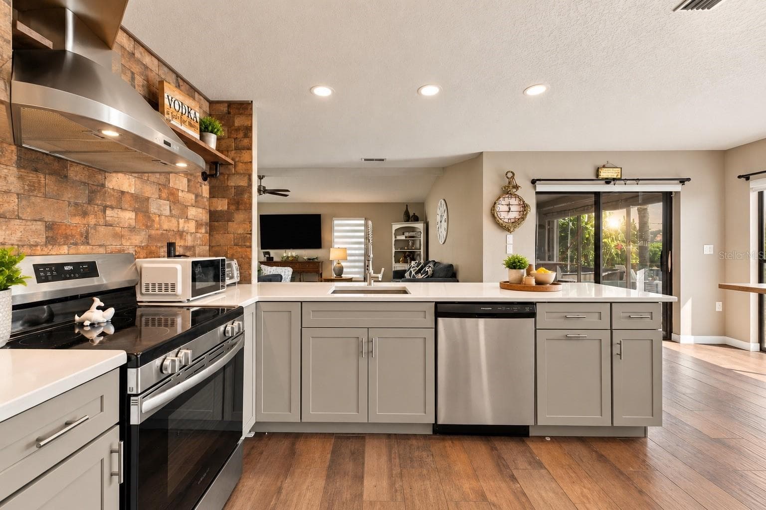 Kitchen - 4108 DAISY DR, HERNANDO BEACH