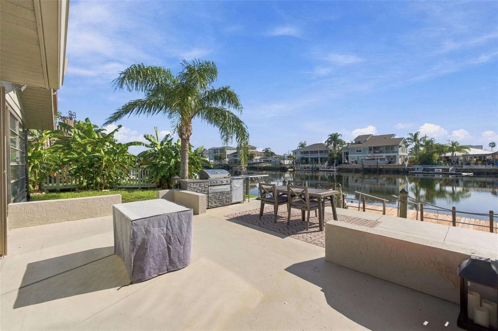 Outdoor grill - 4108 DAISY DR, HERNANDO BEACH