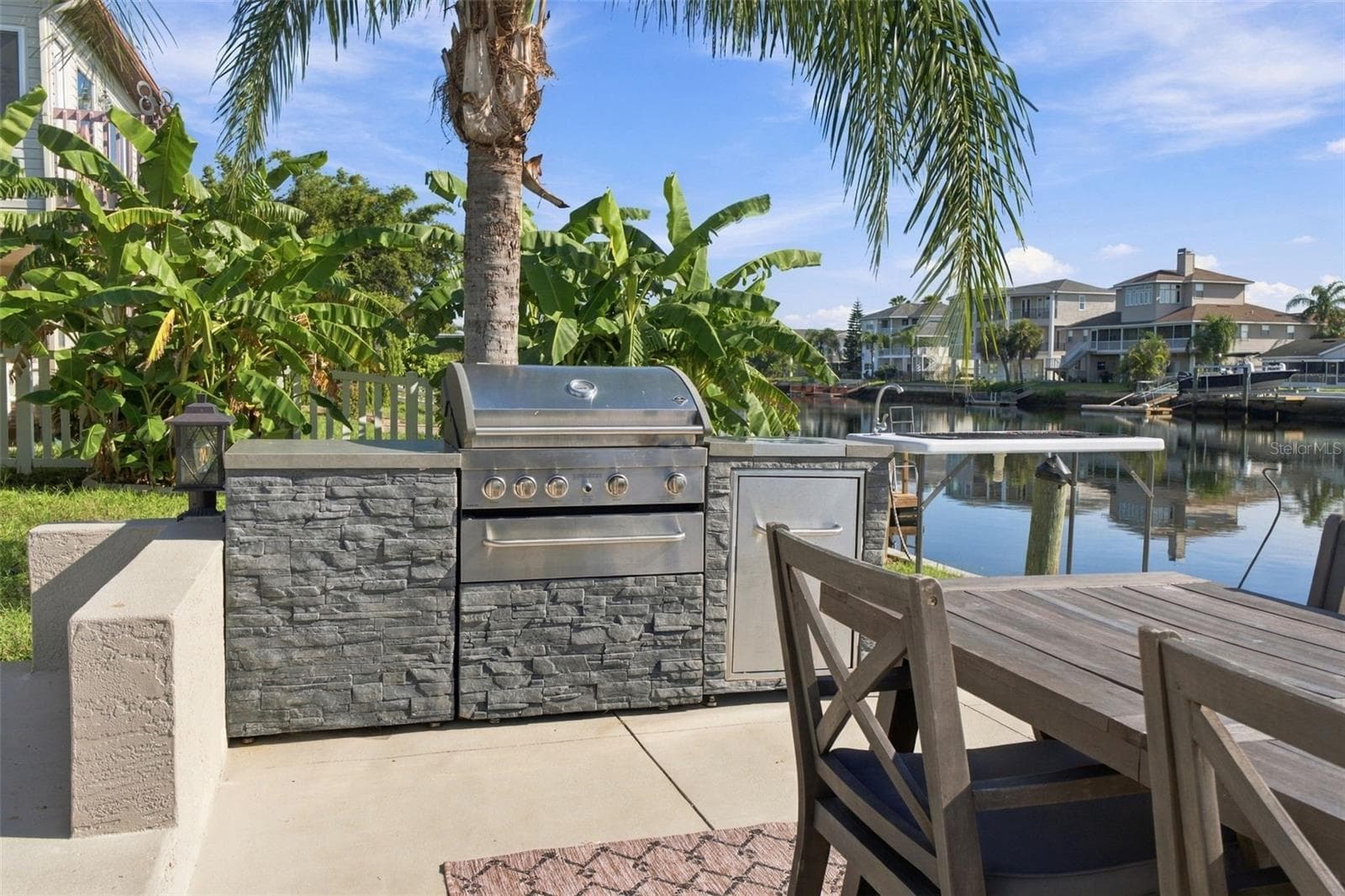 Outdoor grill - 4108 DAISY DR, HERNANDO BEACH