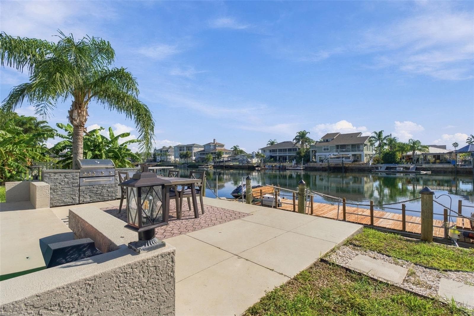 Outdoor grill - 4108 DAISY DR, HERNANDO BEACH