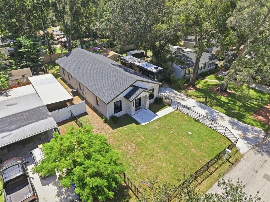 Single Family Residence at 4710 W BAY VIEW AVE, TAMPA, photo 7 of 50