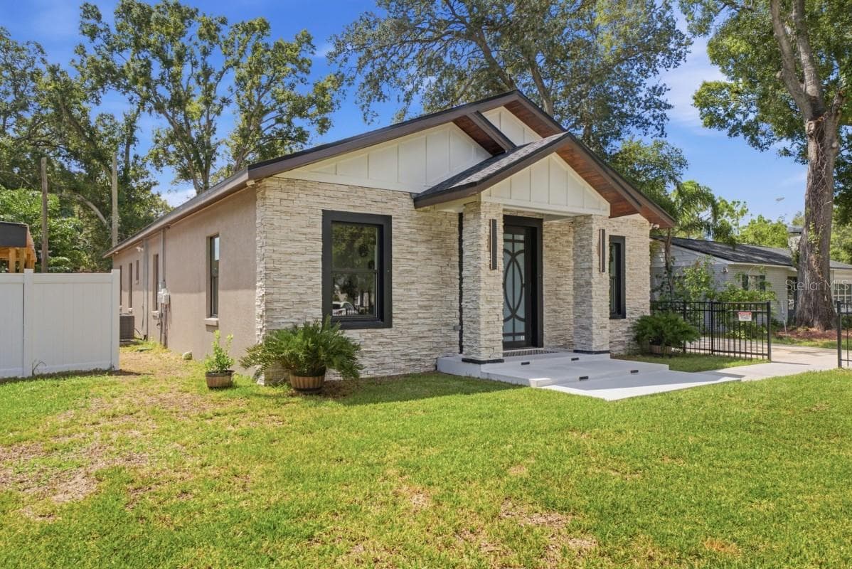 Single Family Residence at 4710 W BAY VIEW AVE, TAMPA, photo 14 of 50