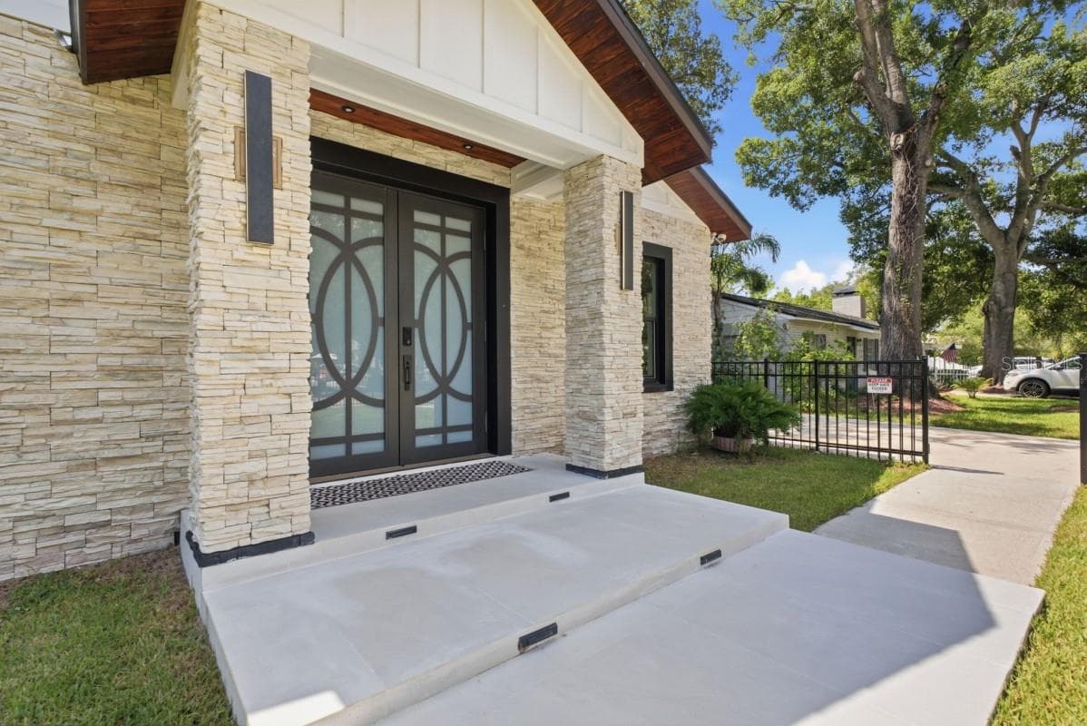 Single Family Residence at 4710 W BAY VIEW AVE, TAMPA, photo 16 of 50