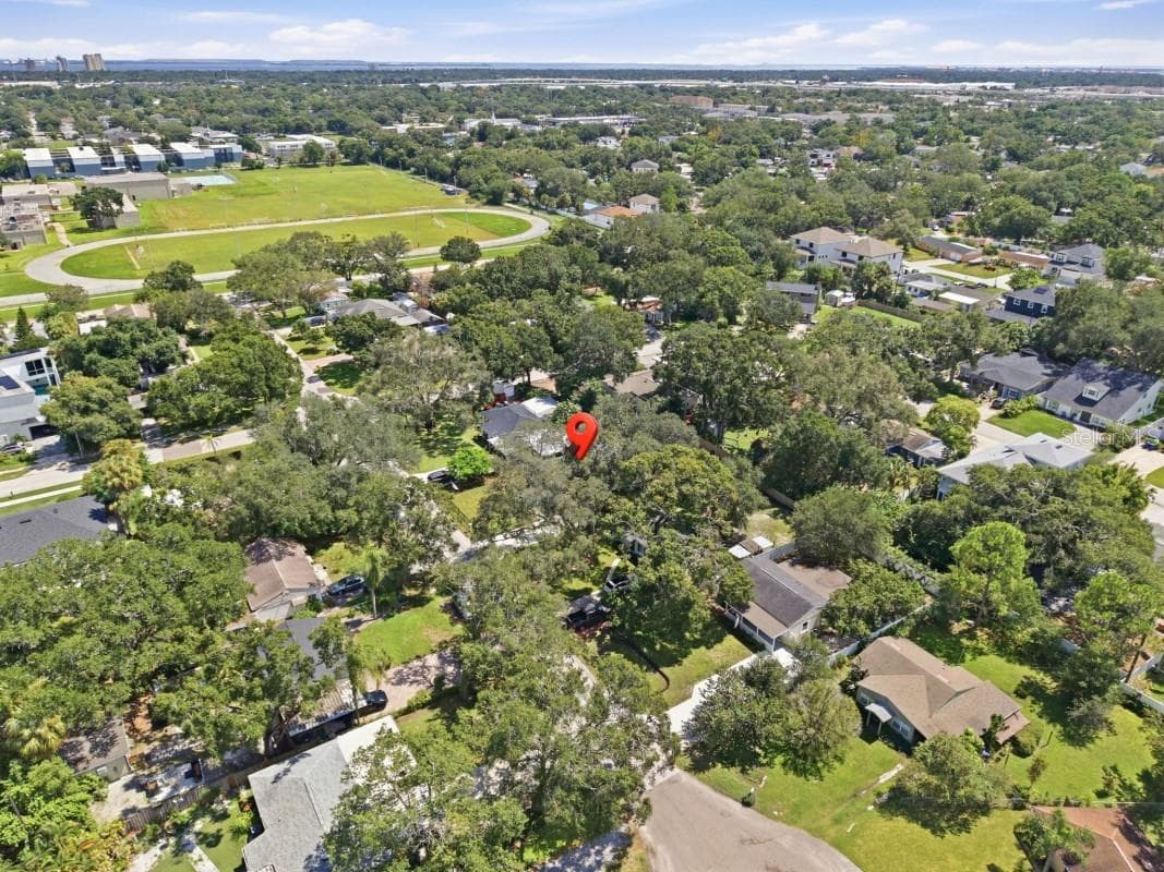 Single Family Residence at 4710 W BAY VIEW AVE, TAMPA, photo 17 of 50