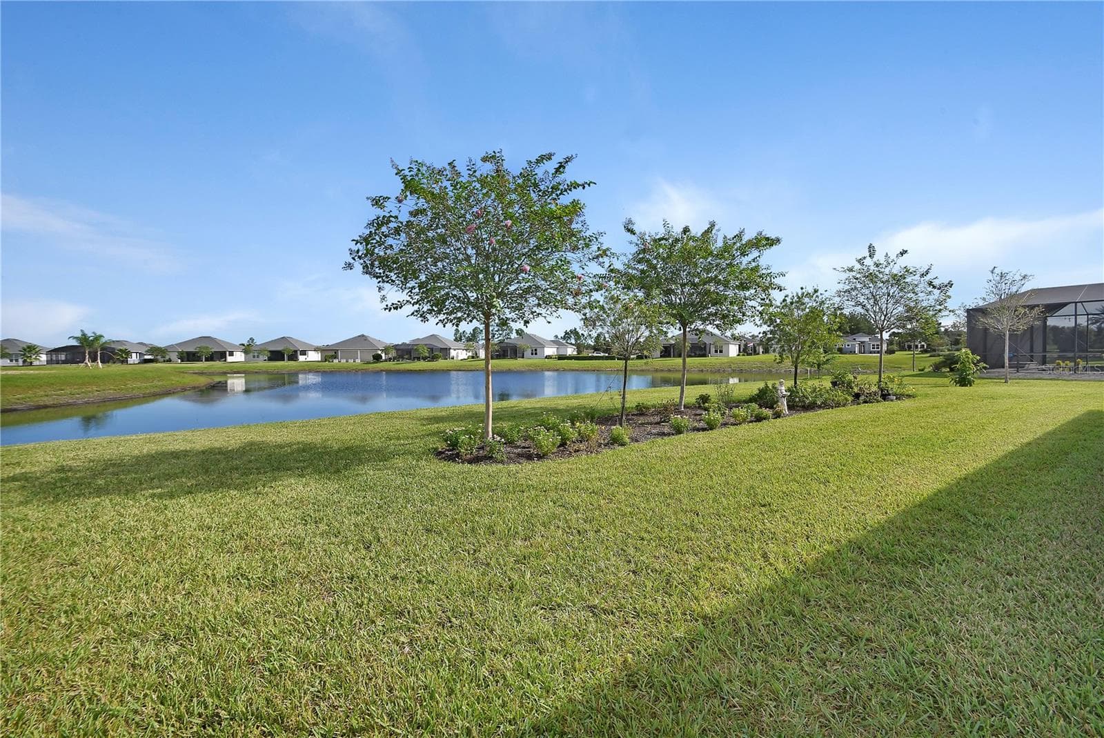 Backyard with butterfly garden - 1011 MEGANO BLVD, DELAND
