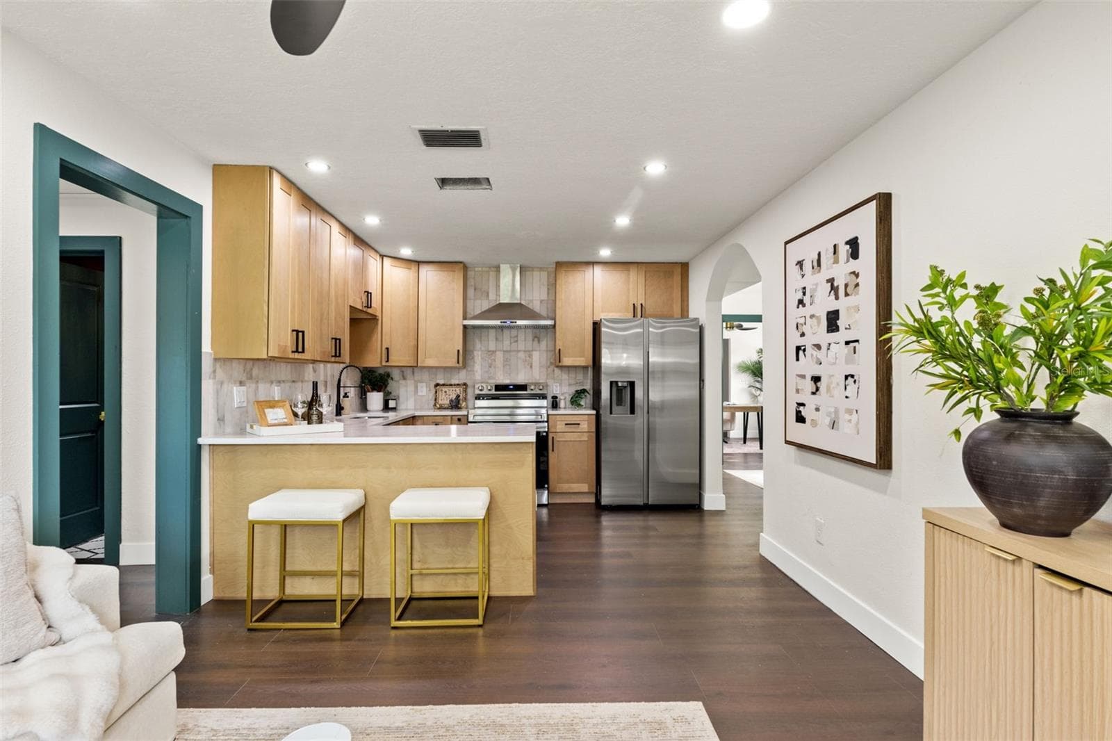 Single Family Residence at 6810 13TH ST N, ST PETERSBURG, photo 3 of 32