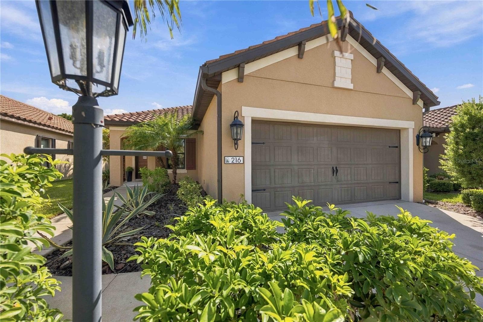 Single Family Residence at 216 MARCHENO WAY, NORTH VENICE, photo 11 of 63