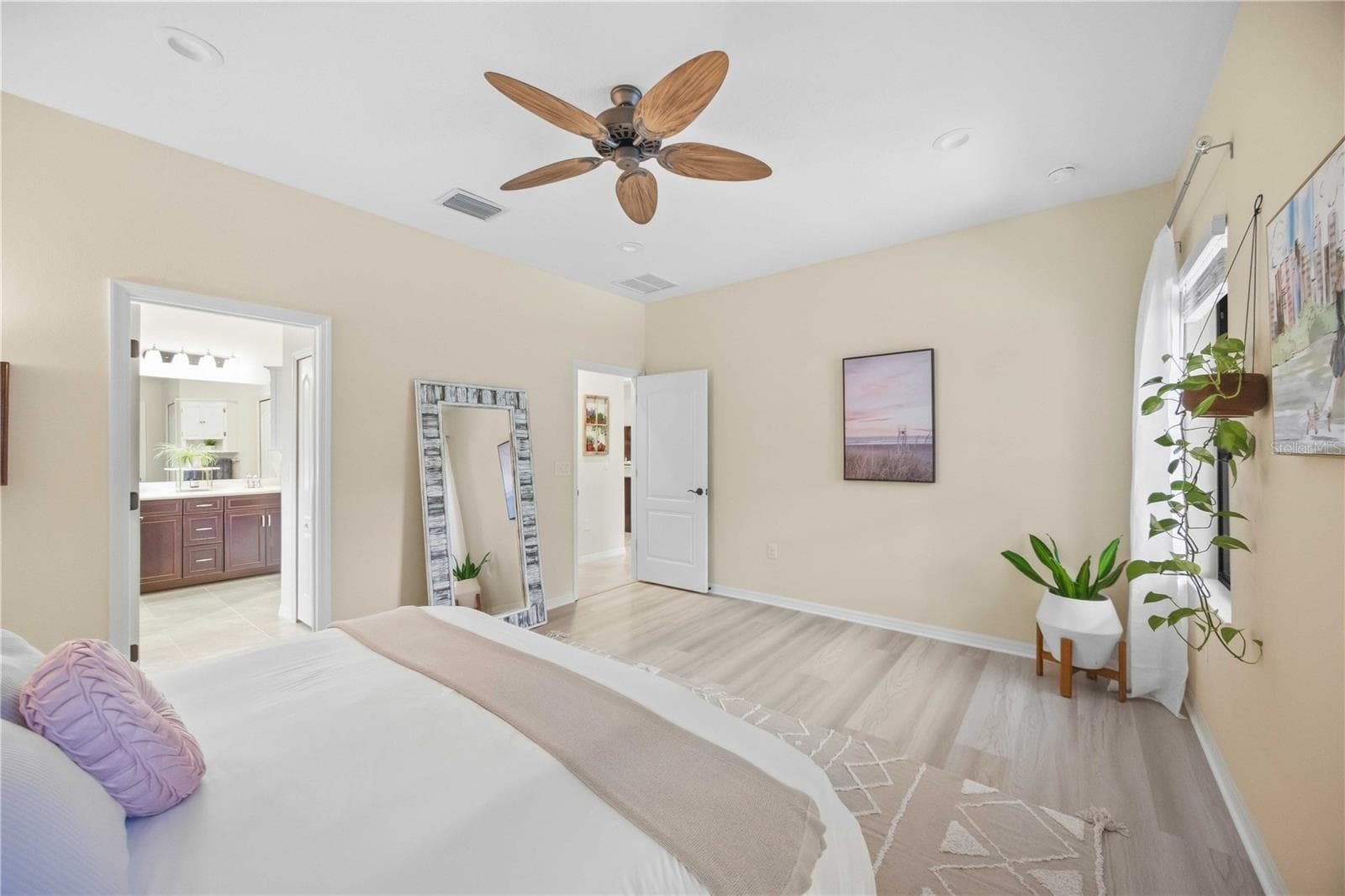 Single Family Residence at 216 MARCHENO WAY, NORTH VENICE, photo 26 of 63