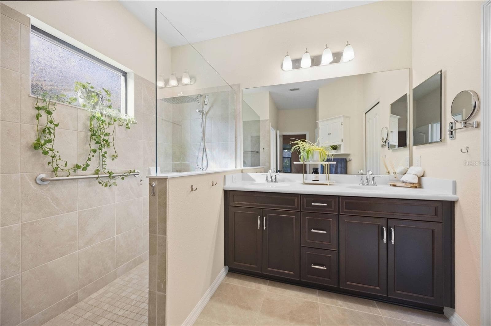 Single Family Residence at 216 MARCHENO WAY, NORTH VENICE, photo 33 of 63