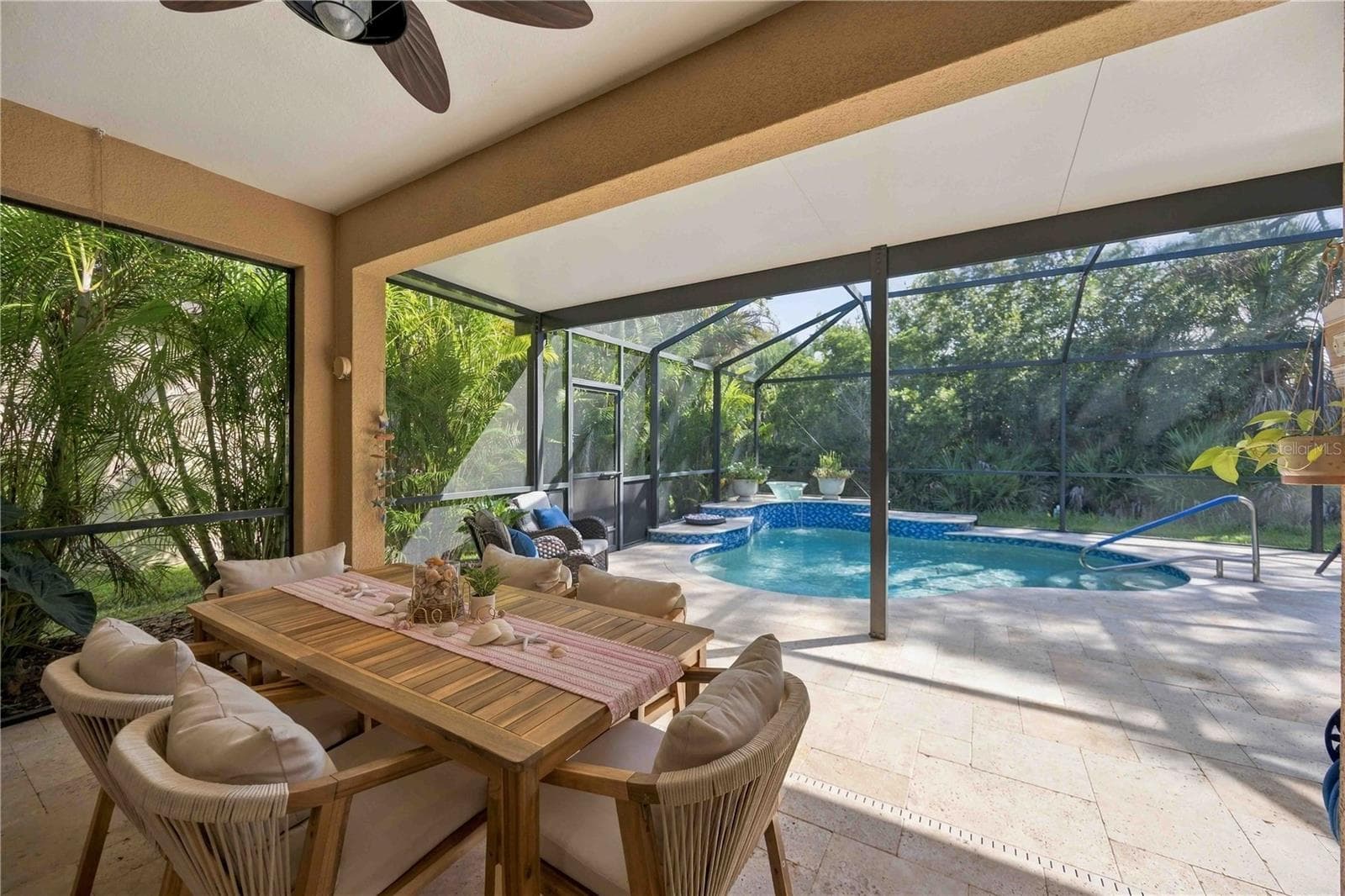 Covered lanai and salt water heated pool - 216 MARCHENO WAY, NORTH VENICE