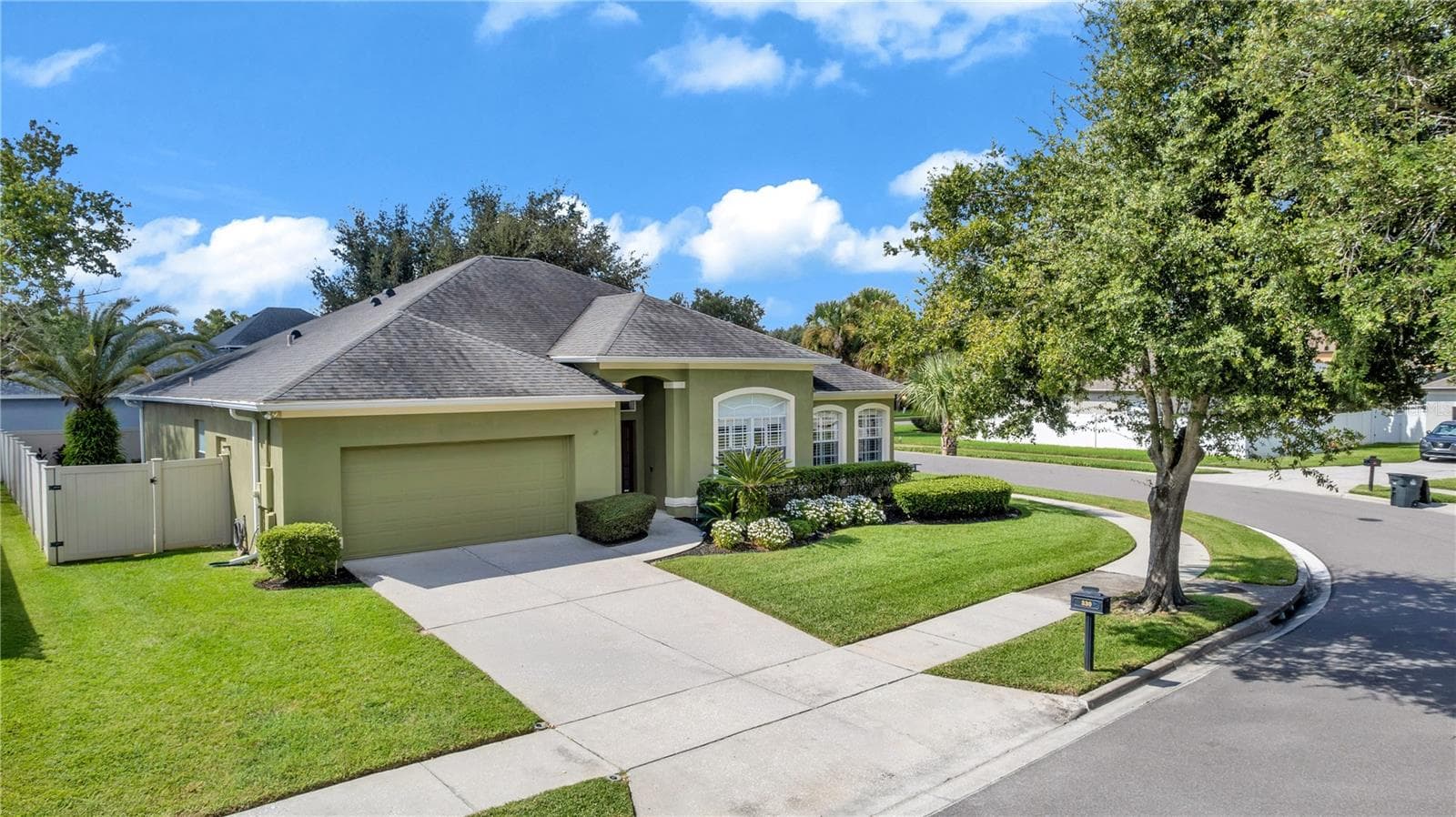 Single Family Residence at 330 LAKE AMBERLEIGH DR, WINTER GARDEN, photo 3 of 100