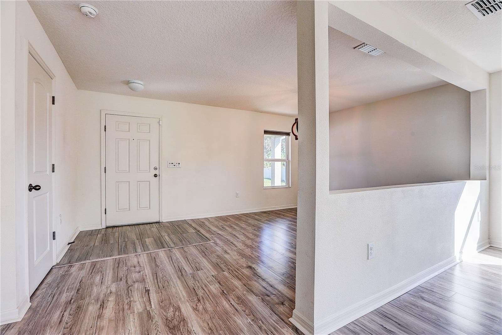 Single Family Residence at 10502 MEDFORD LAKE DR, RIVERVIEW, photo 5 of 48