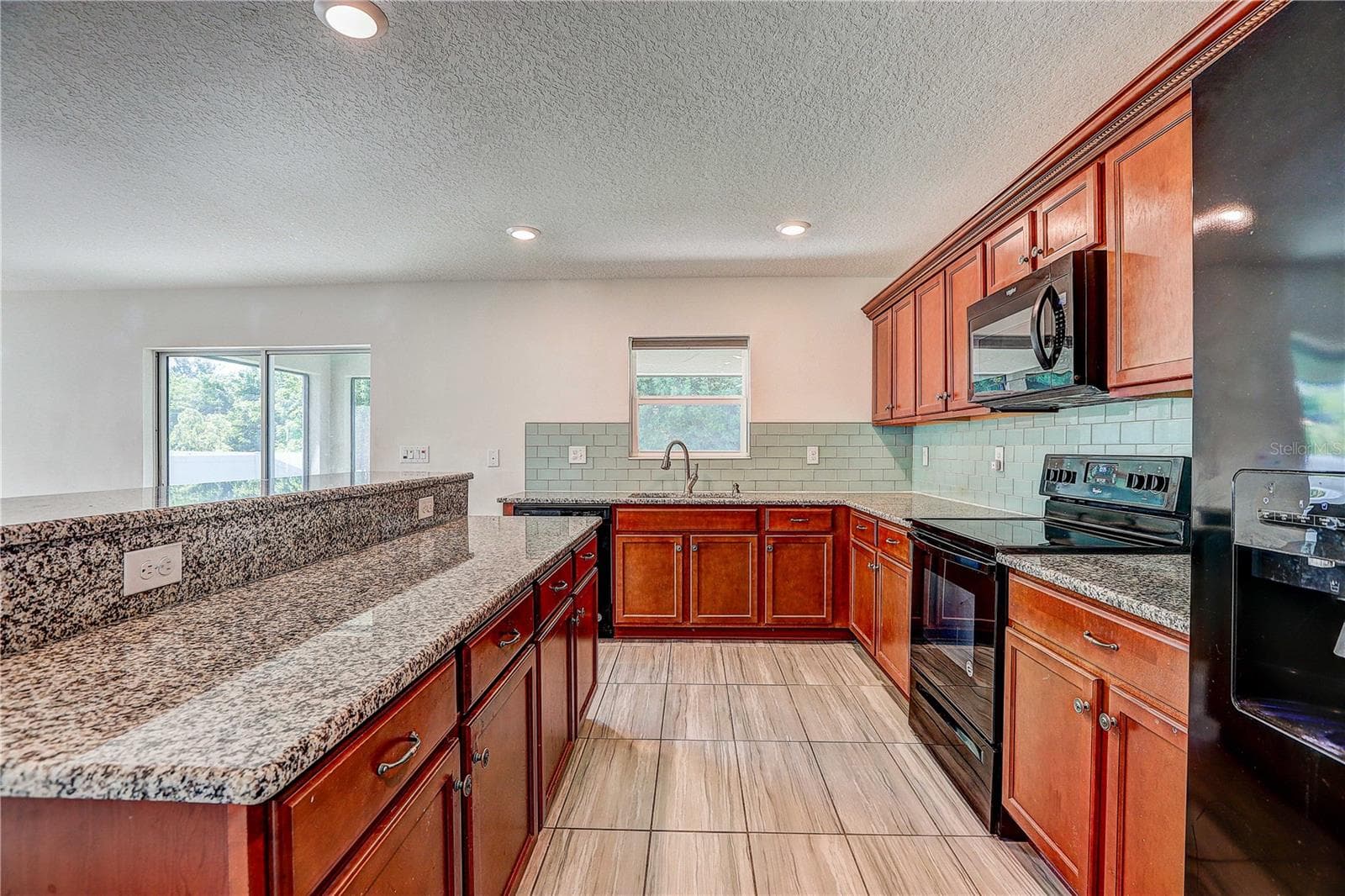 Single Family Residence at 10502 MEDFORD LAKE DR, RIVERVIEW, photo 10 of 48