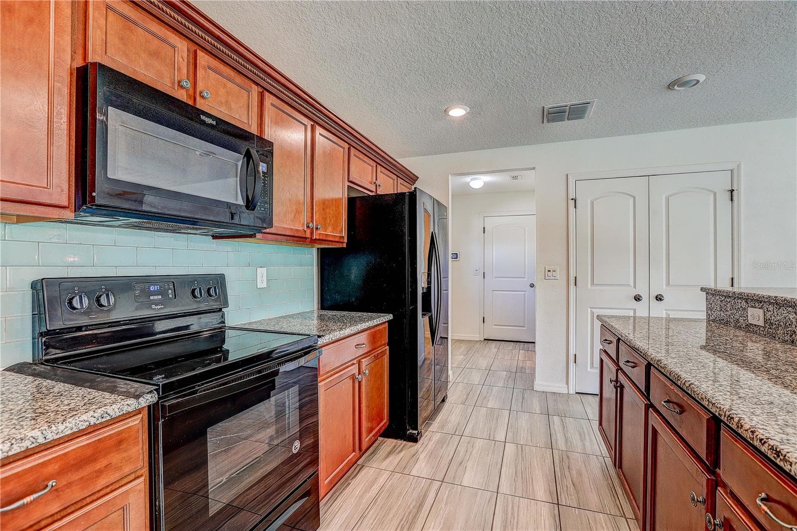 Single Family Residence at 10502 MEDFORD LAKE DR, RIVERVIEW, photo 12 of 48