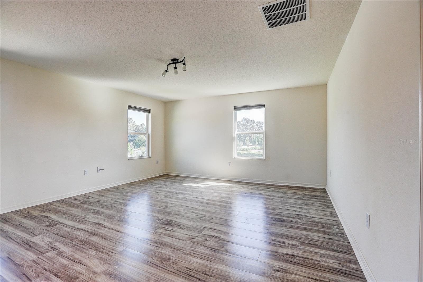 Single Family Residence at 10502 MEDFORD LAKE DR, RIVERVIEW, photo 18 of 48