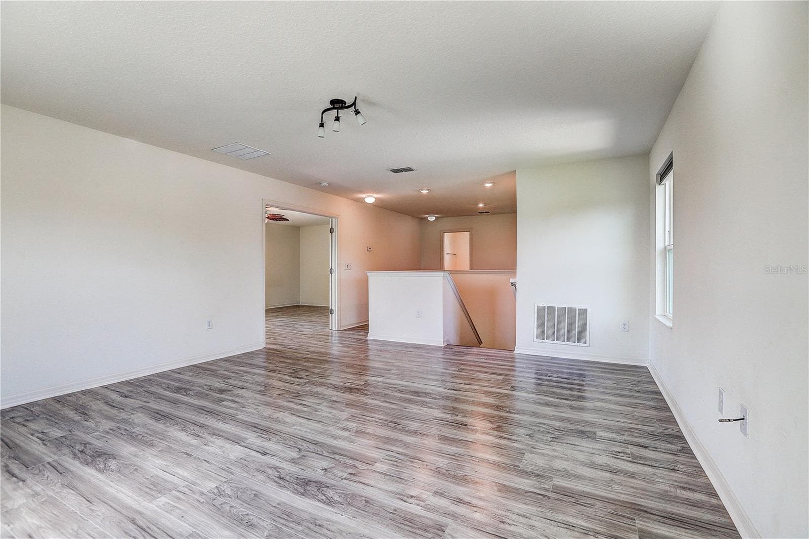 Single Family Residence at 10502 MEDFORD LAKE DR, RIVERVIEW, photo 19 of 48