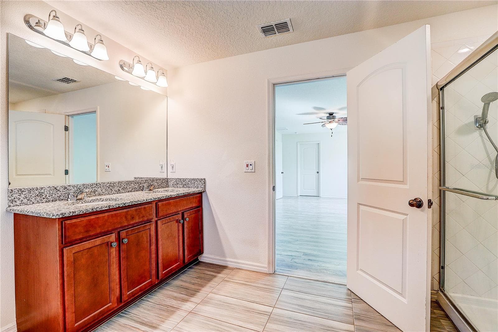 Single Family Residence at 10502 MEDFORD LAKE DR, RIVERVIEW, photo 22 of 48