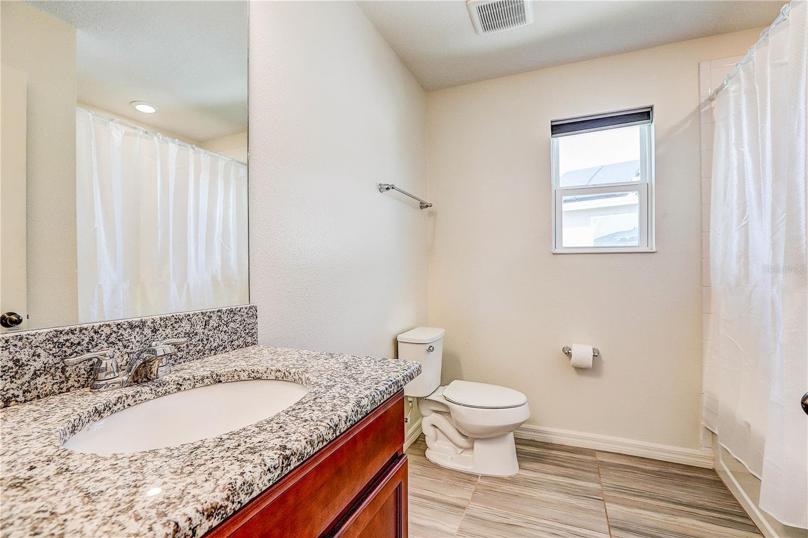 Single Family Residence at 10502 MEDFORD LAKE DR, RIVERVIEW, photo 24 of 48