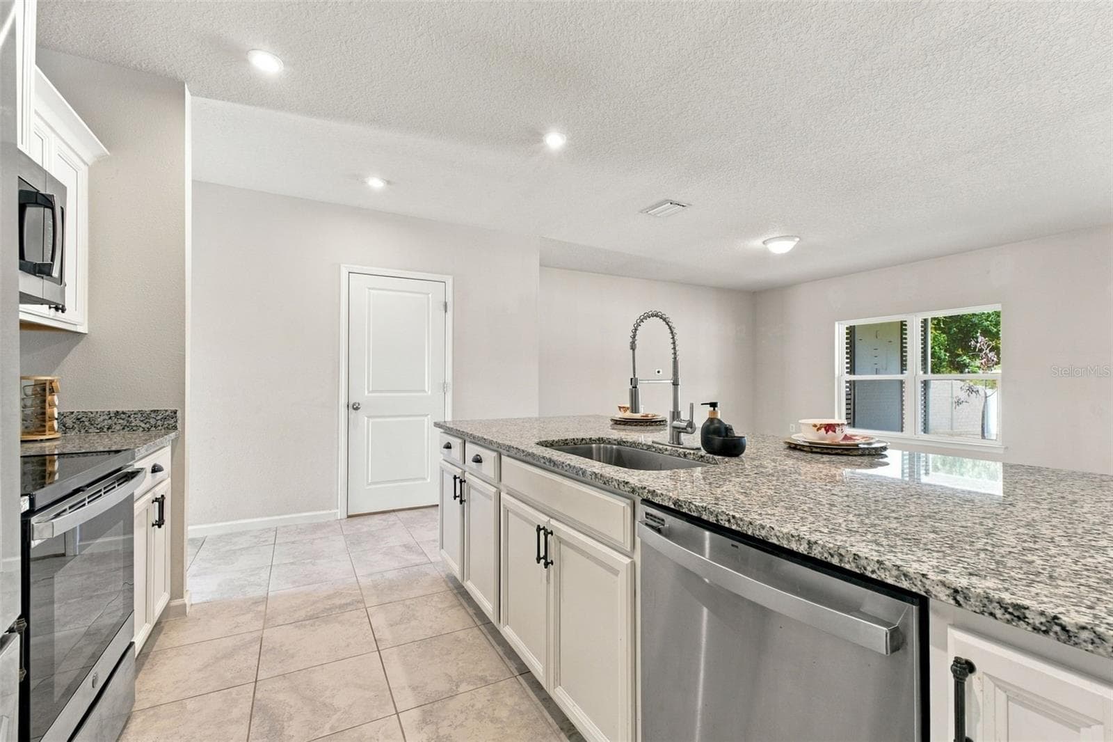 Single Family Residence at 10646 HAWKS LANDING DR, LAND O LAKES, photo 15 of 52