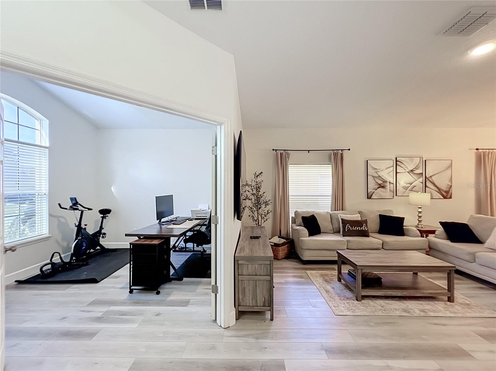 Single Family Residence at 2271 CRYSTAL FALLS WAY, ORLANDO, photo 4 of 40