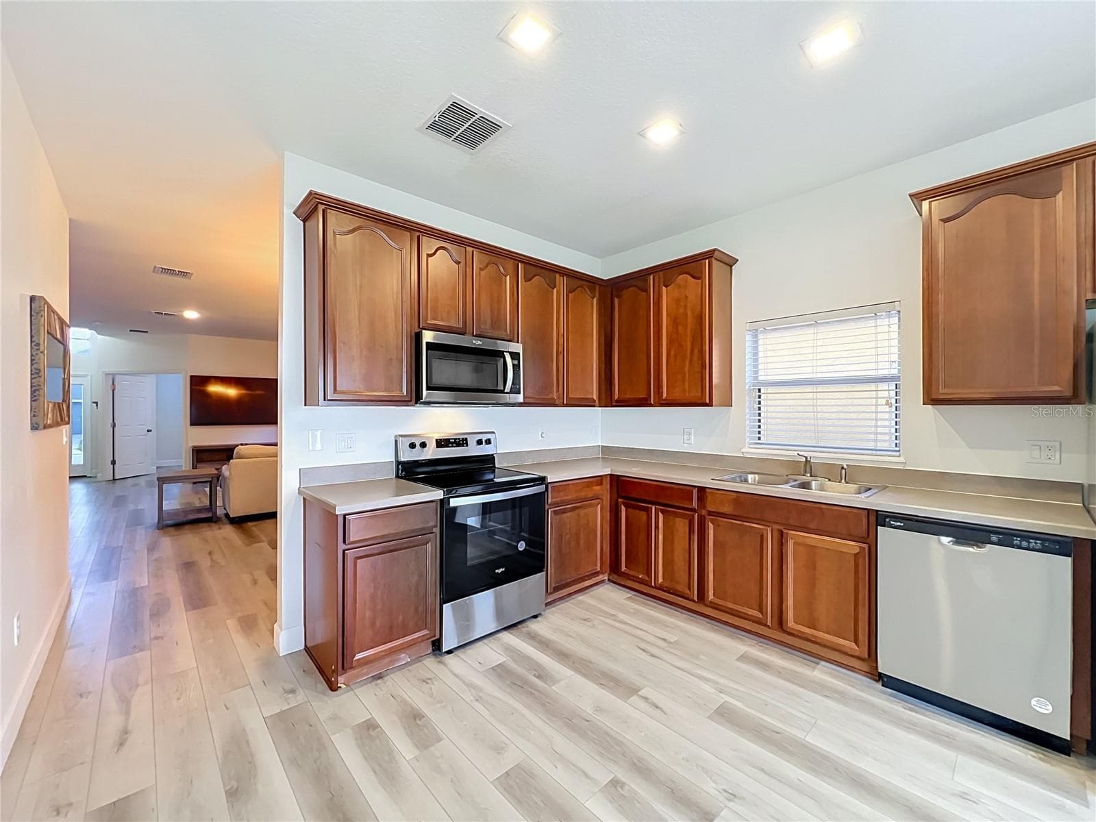 Single Family Residence at 2271 CRYSTAL FALLS WAY, ORLANDO, photo 14 of 40