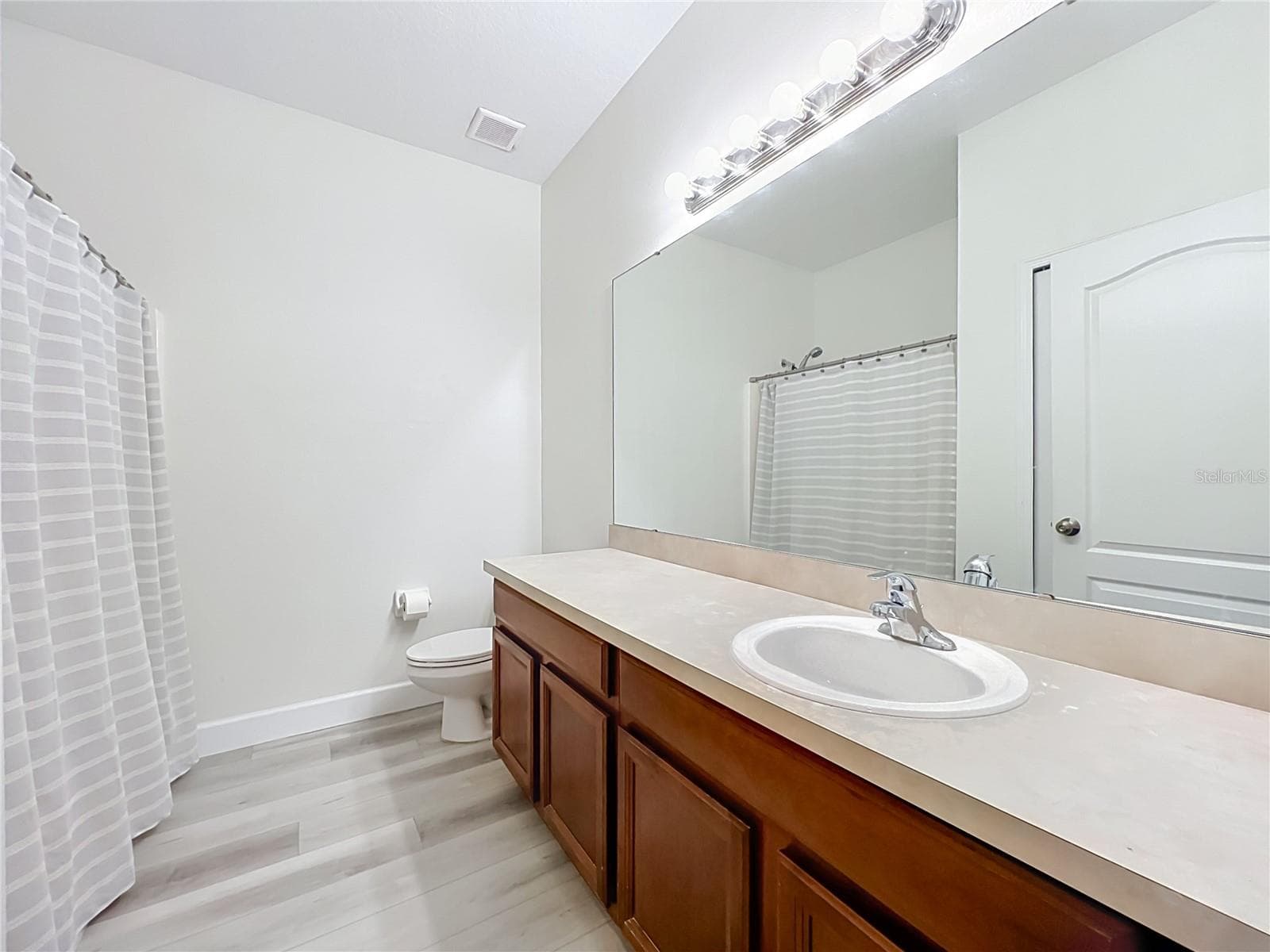 Single Family Residence at 2271 CRYSTAL FALLS WAY, ORLANDO, photo 22 of 40
