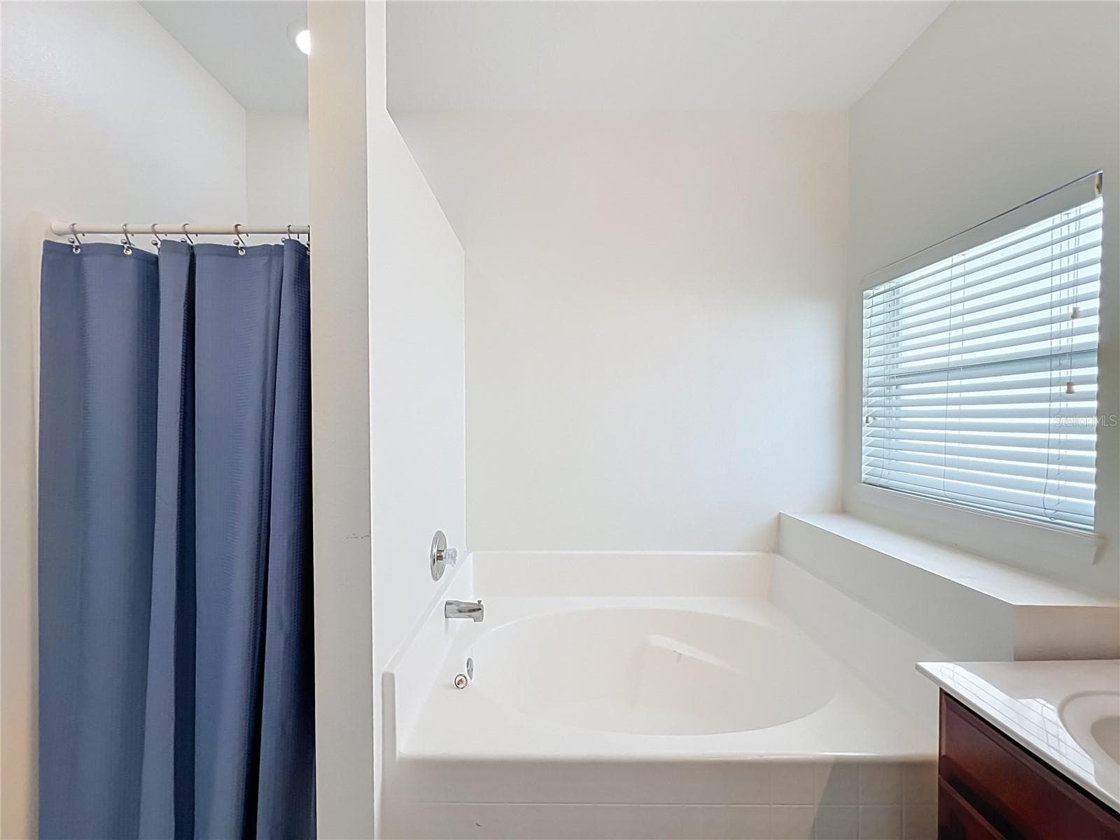Single Family Residence at 2271 CRYSTAL FALLS WAY, ORLANDO, photo 28 of 40