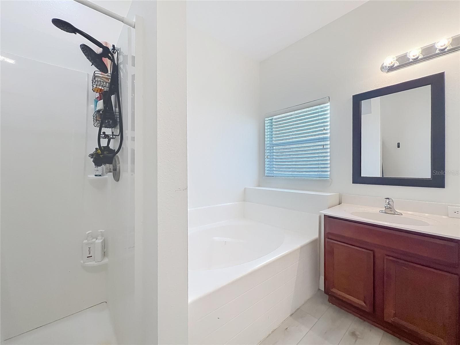 Single Family Residence at 2271 CRYSTAL FALLS WAY, ORLANDO, photo 29 of 40