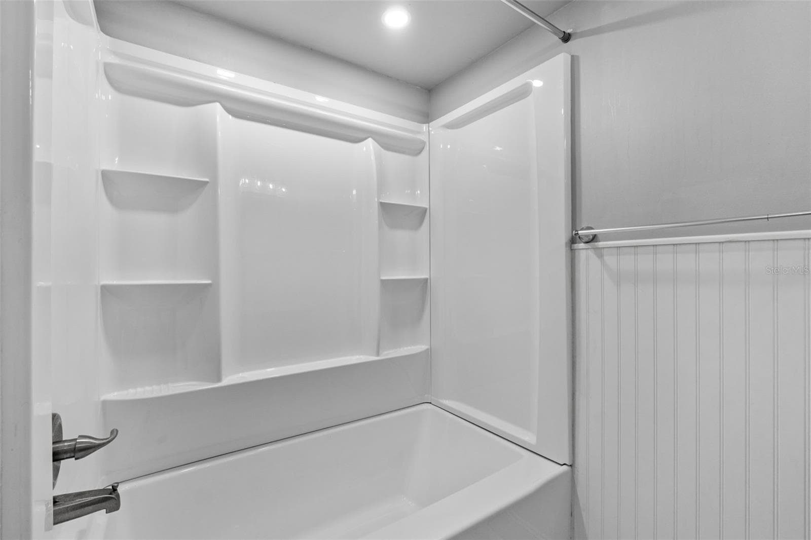 Primary Bathroom - 1206 W BUCKNELL AVE, INVERNESS
