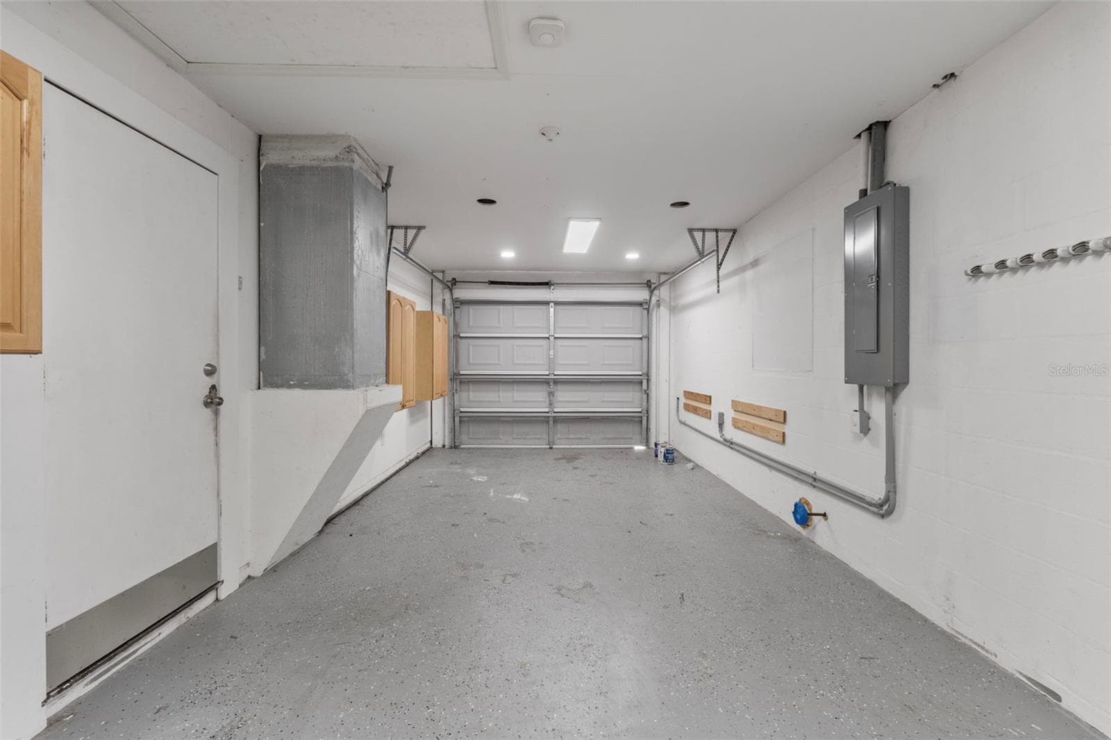 Attached Garage - 1206 W BUCKNELL AVE, INVERNESS