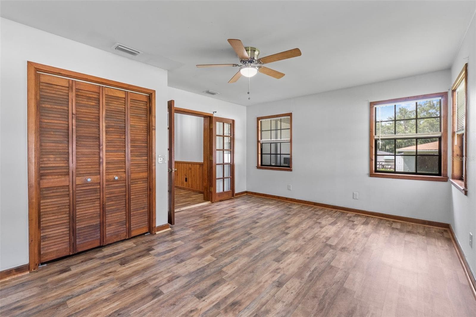 Single Family Residence at 1206 W BUCKNELL AVE, INVERNESS, photo 16 of 47