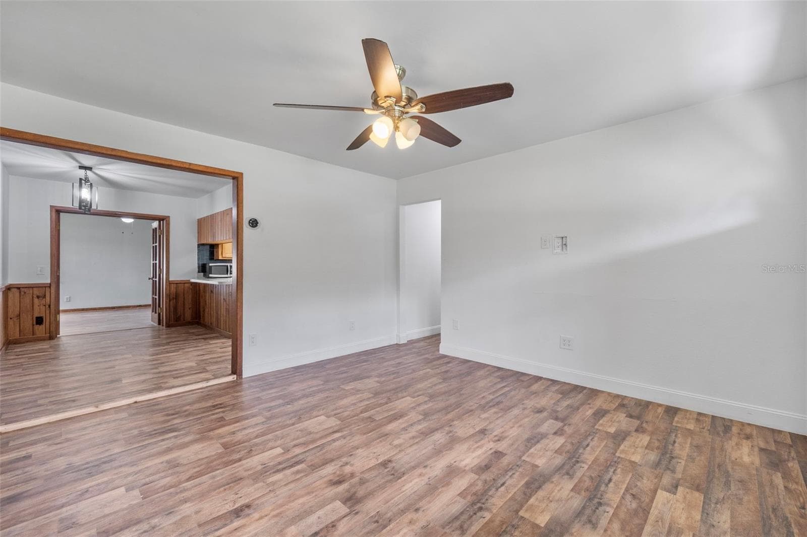 Front Entrance - 1206 W BUCKNELL AVE, INVERNESS