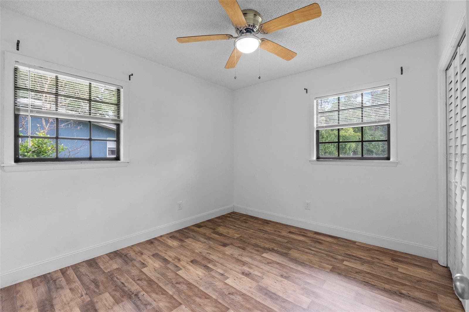 Single Family Residence at 1206 W BUCKNELL AVE, INVERNESS, photo 30 of 47