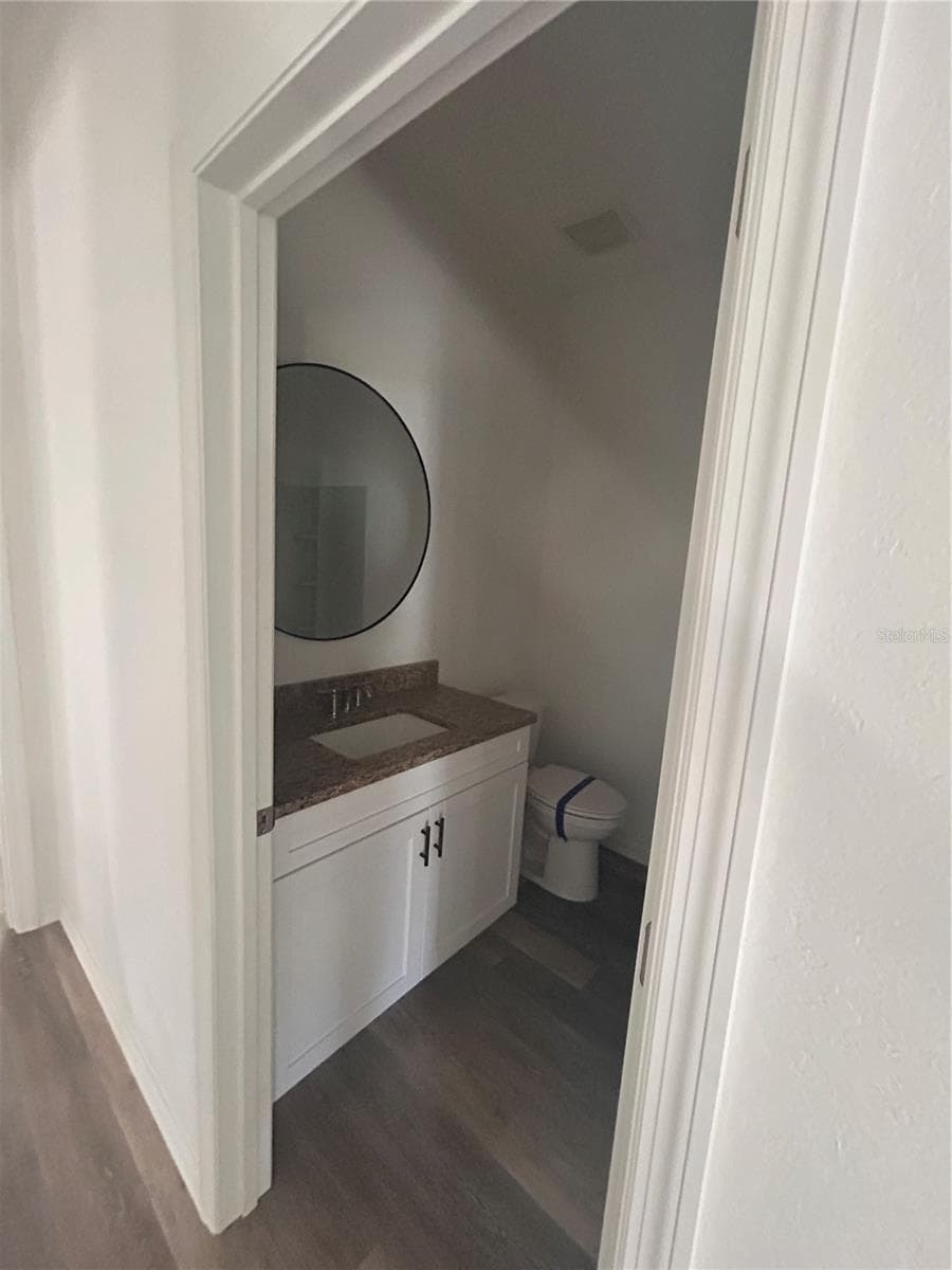 Hall Bath 1 - 1326 W. PATTERSON ST., LAKELAND