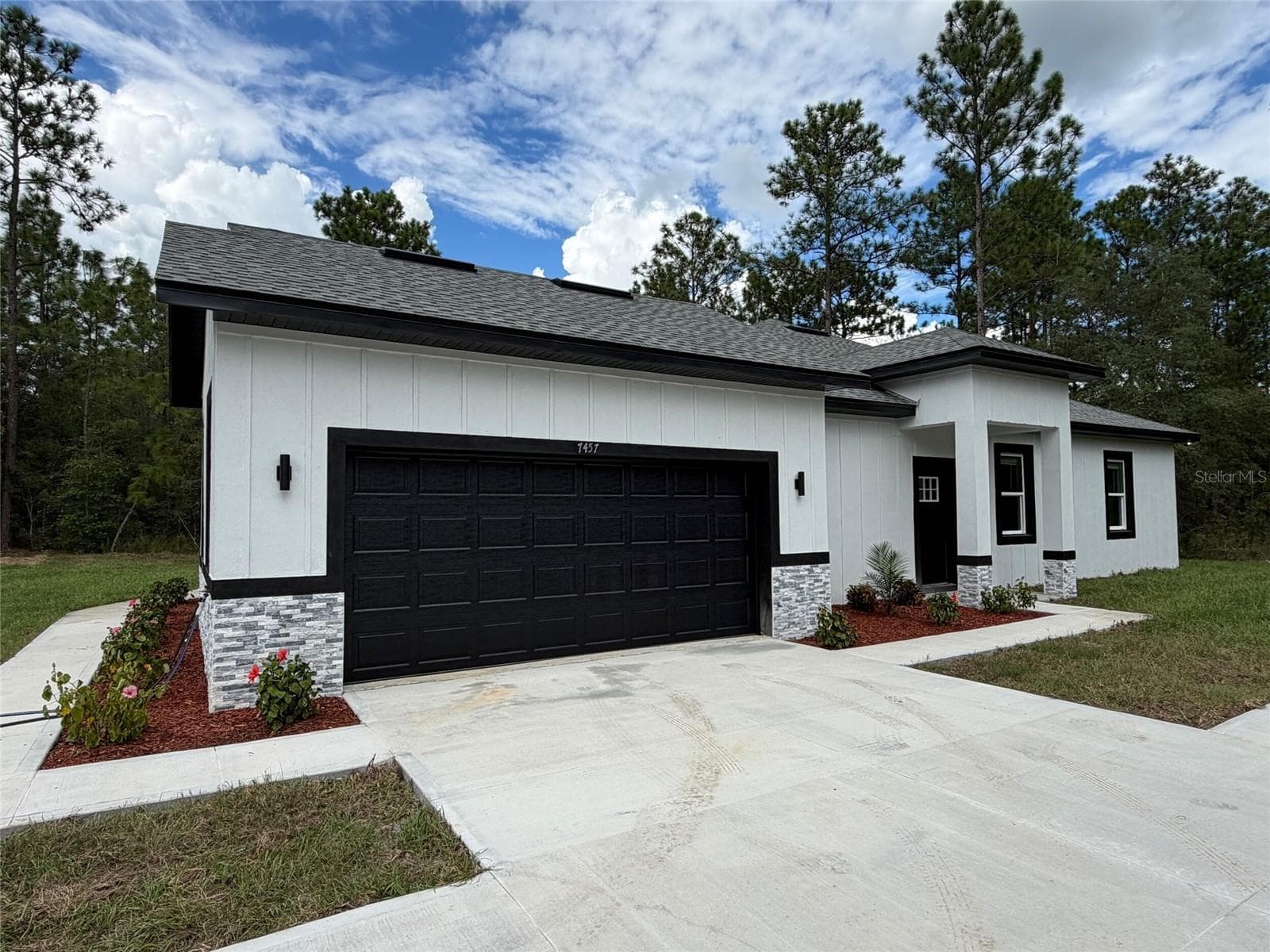 Single Family Residence at 7457 SW 137TH COURT RD, DUNNELLON, photo 2 of 52