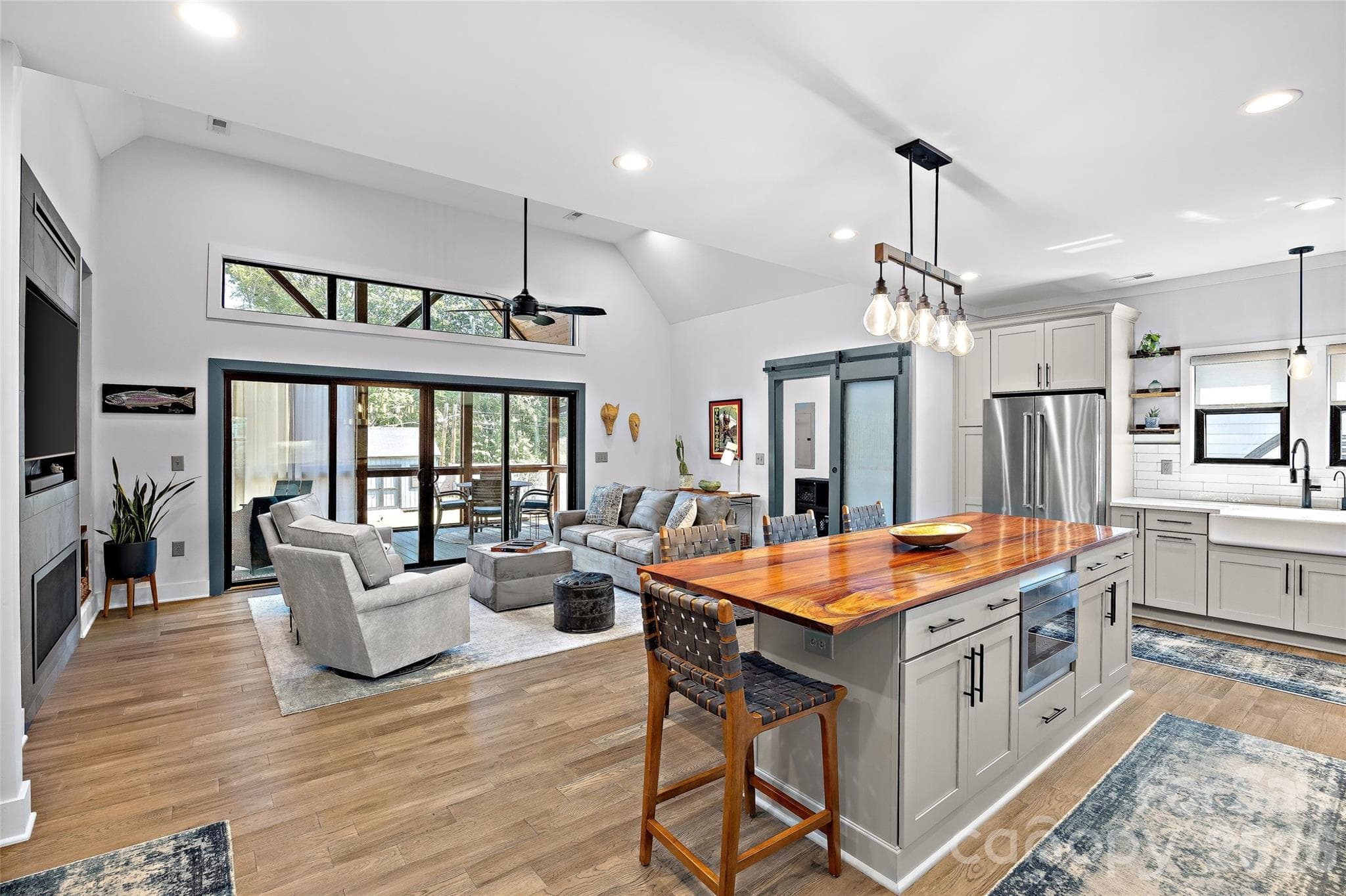 Single Family Residence at 1518 Ivey Drive, Charlotte, photo 8 of 48