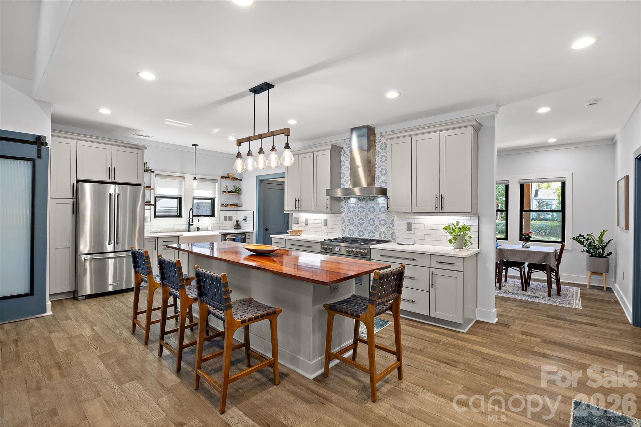 Single Family Residence at 1518 Ivey Drive, Charlotte, photo 9 of 48