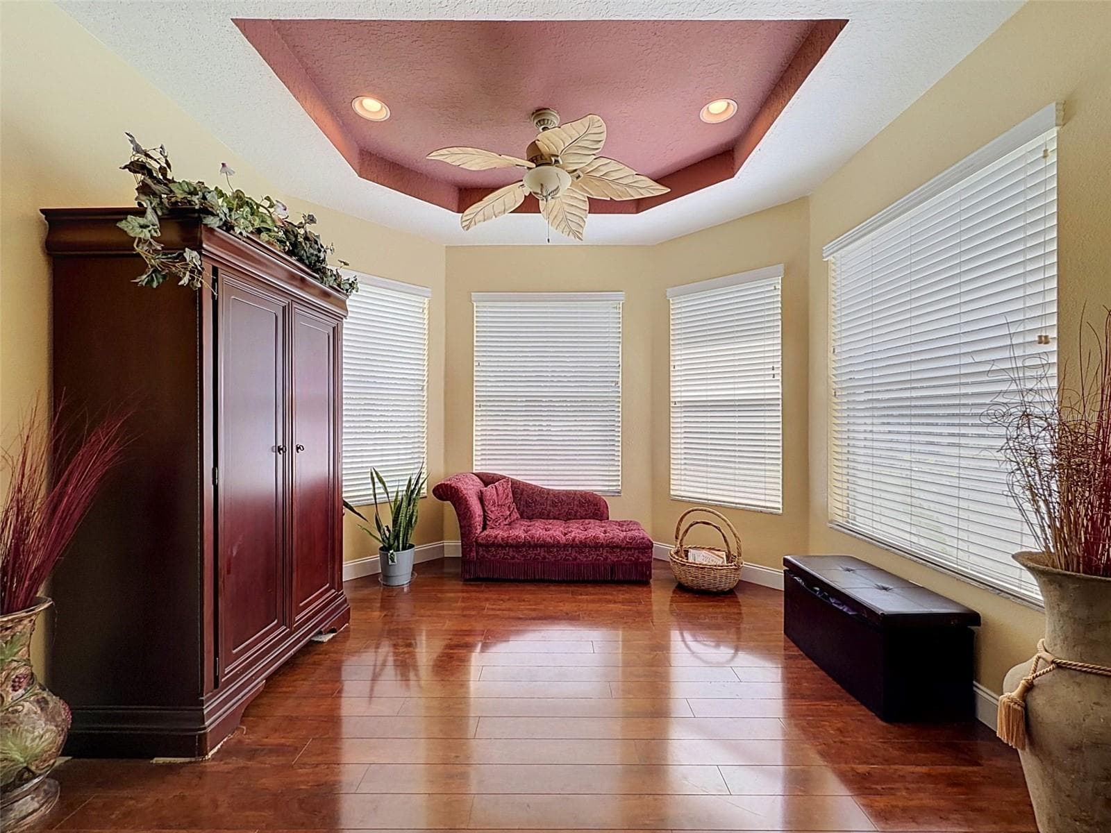 Single Family Residence at 11352 OYSTER BAY CIR, NEW PORT RICHEY, photo 19 of 48