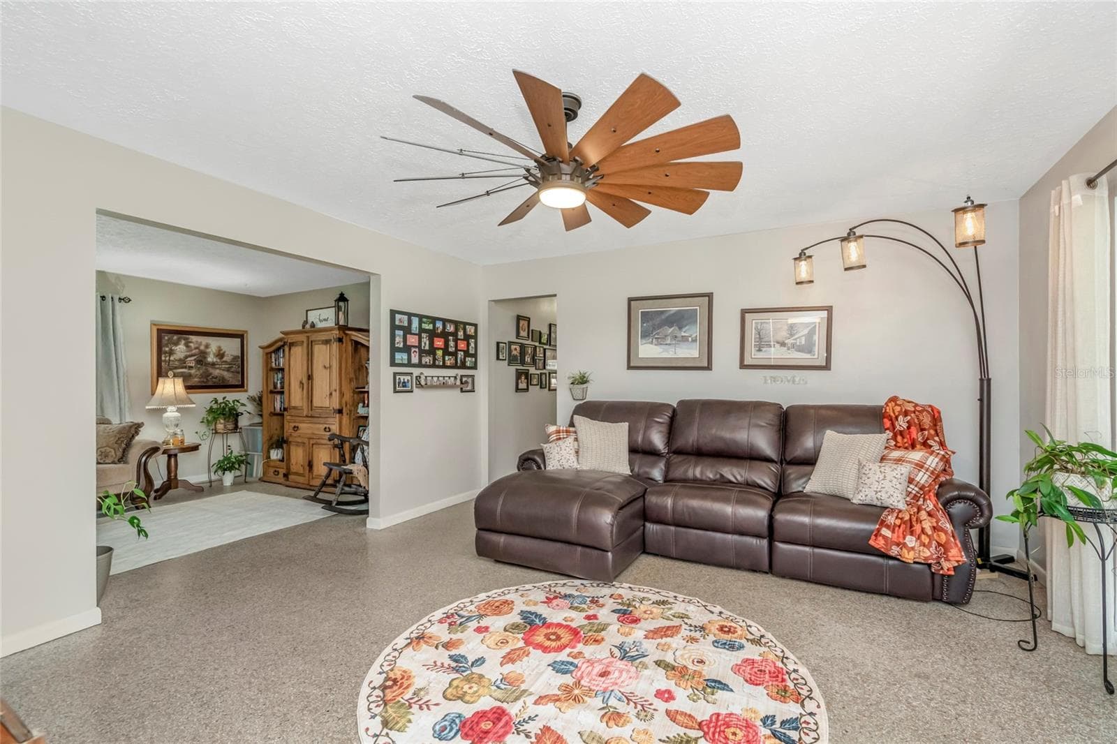 Single Family Residence at 12212 FLORAL LN, THONOTOSASSA, photo 12 of 33