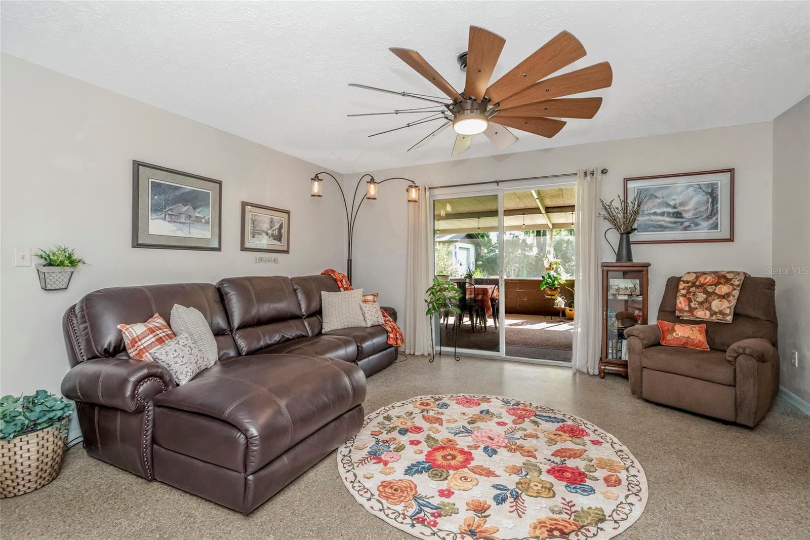 Single Family Residence at 12212 FLORAL LN, THONOTOSASSA, photo 13 of 33