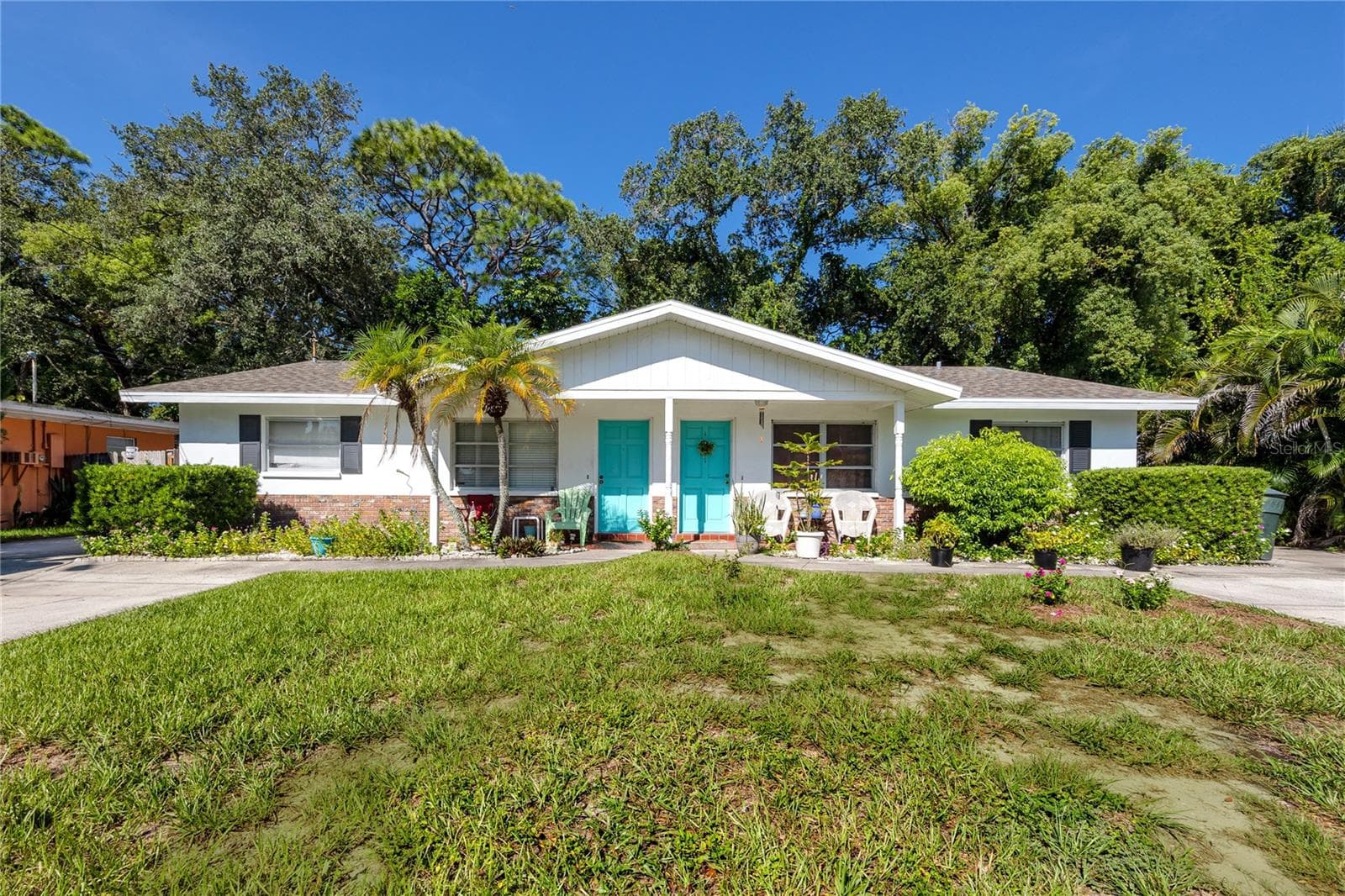 332 ACROPOLIS DR