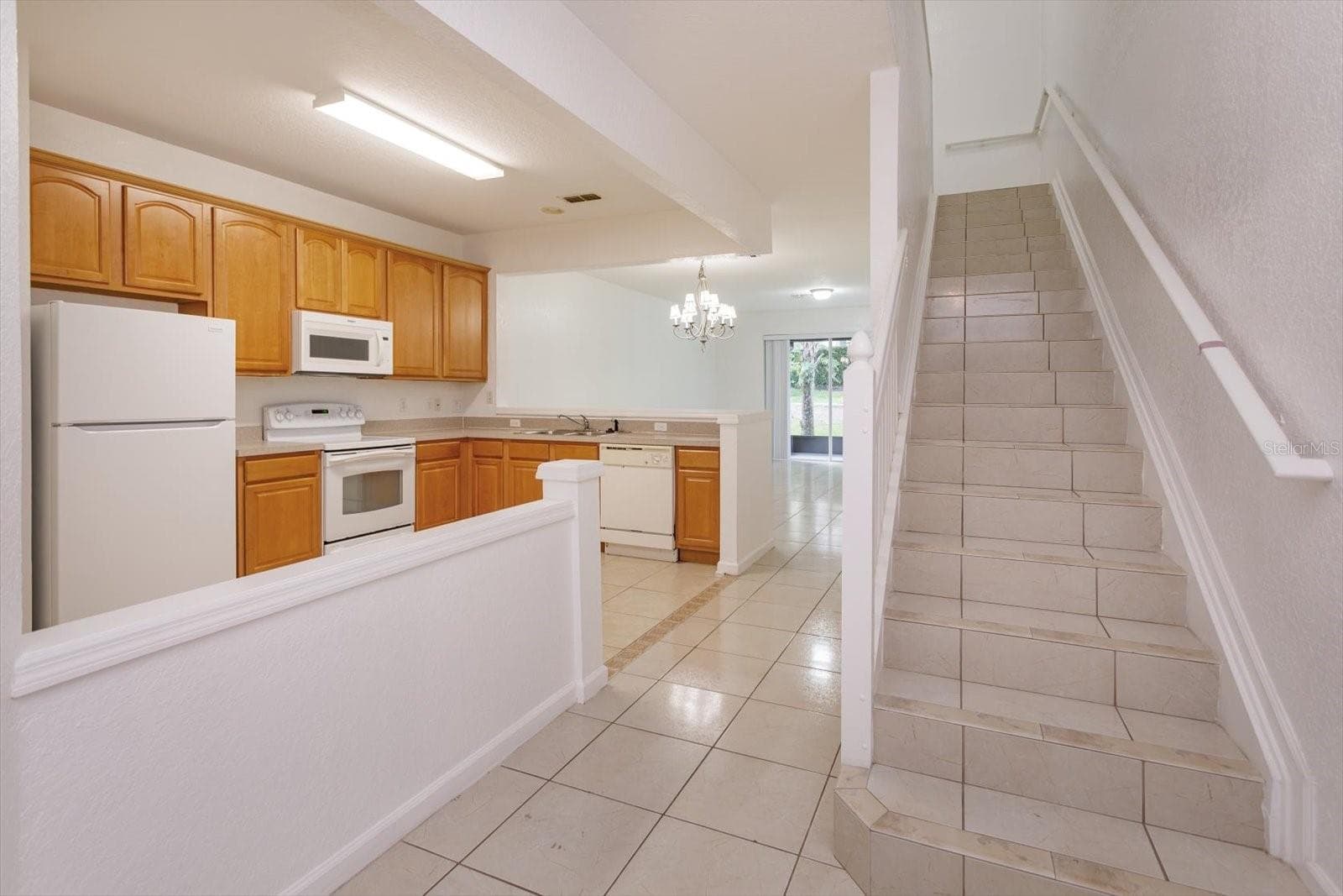 Townhouse at 2520 STOCKTON DR, SANFORD, photo 3 of 28