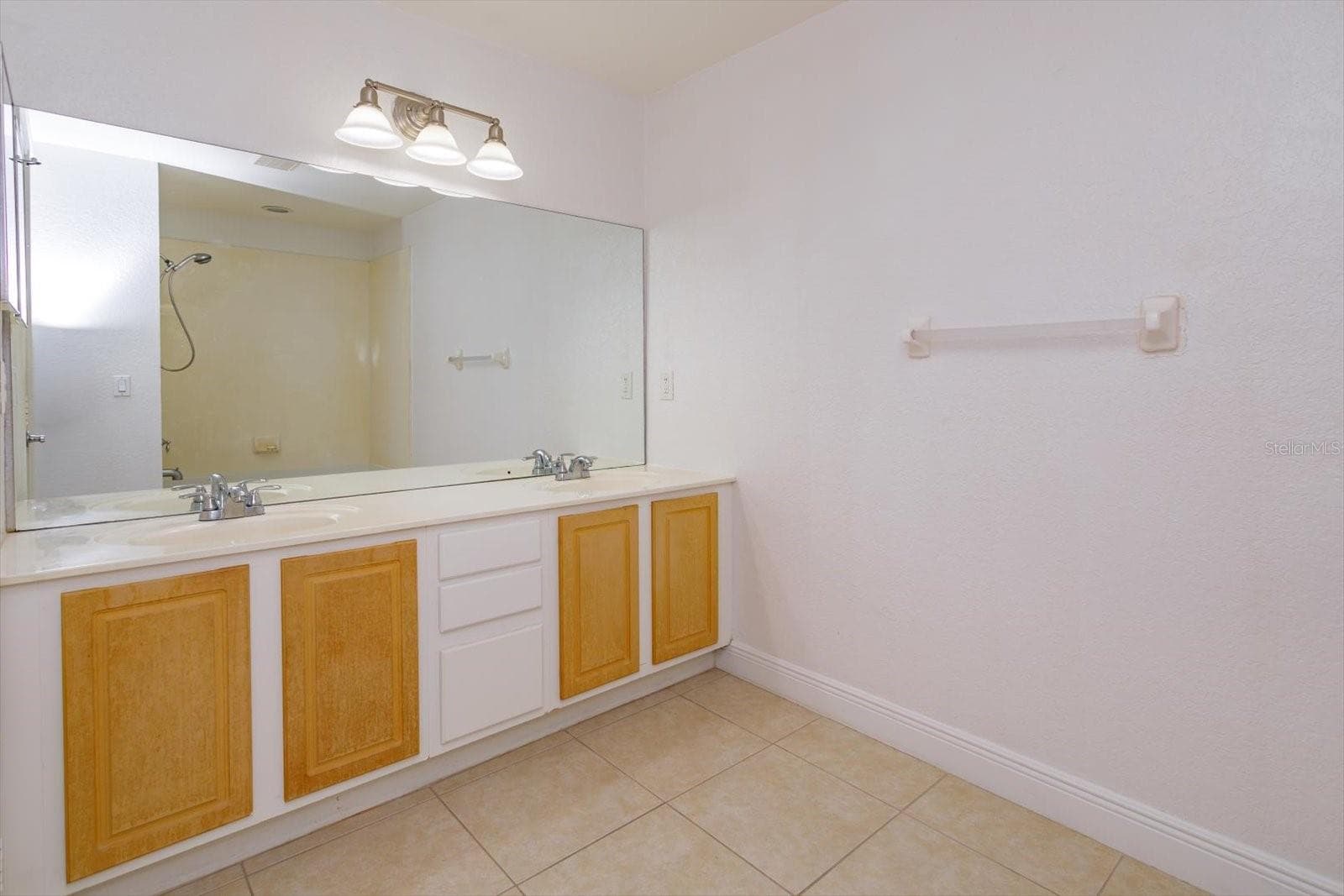 Primary bathroom - 2520 STOCKTON DR, SANFORD