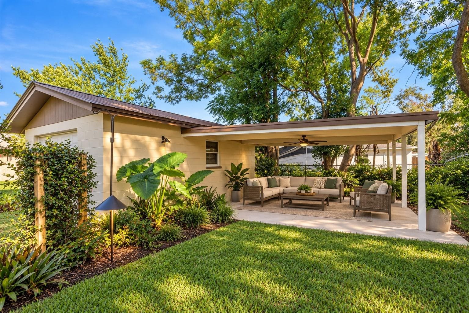 Virtually Staged - 12212 FLORAL LN, THONOTOSASSA
