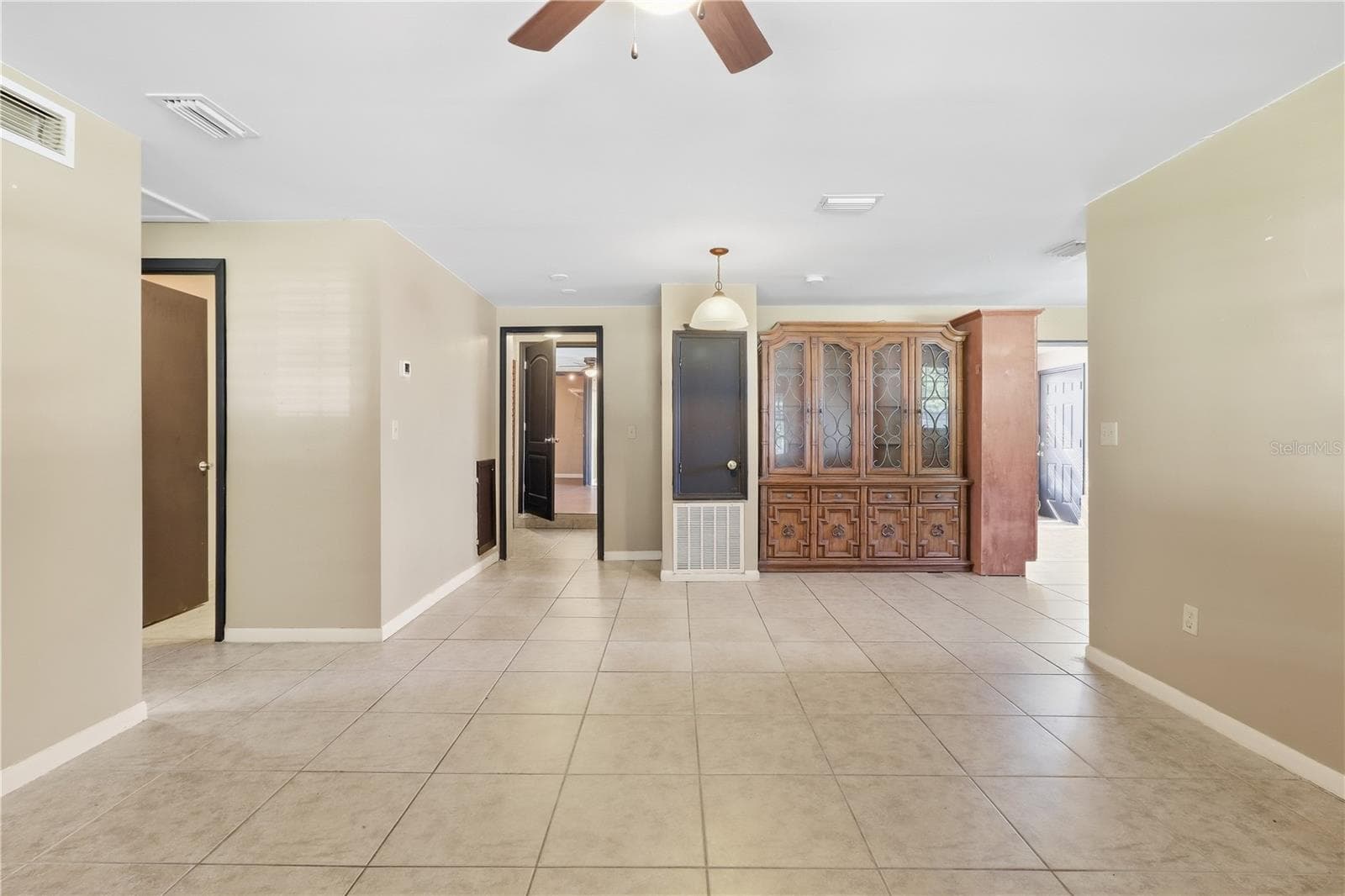 Living Space - 3770 SW 147TH LANE RD, OCALA